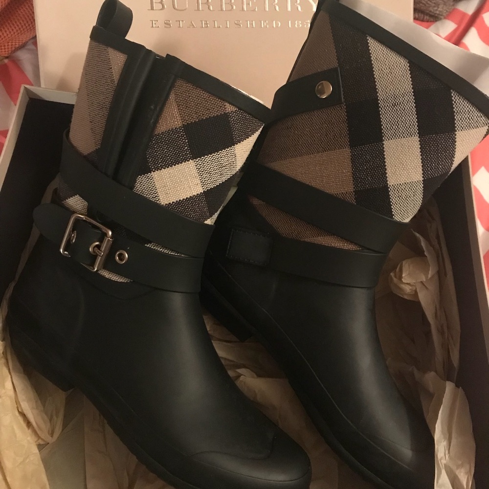 Burberry Holloway rain boot